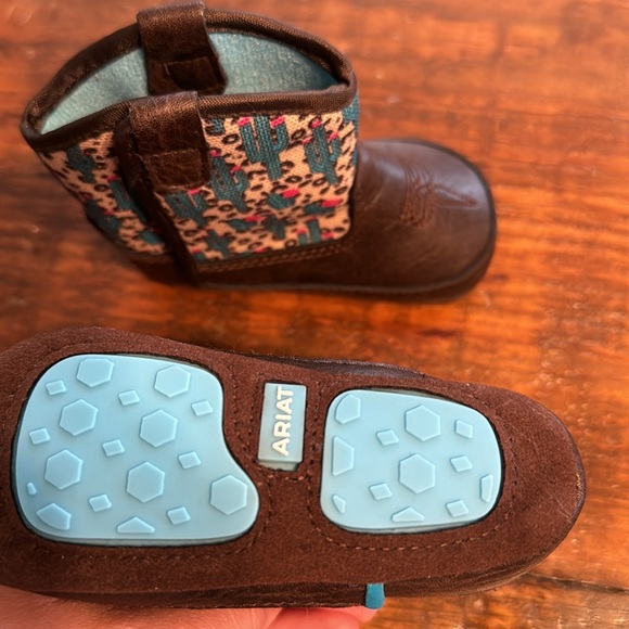 Ariat baby boots size 6-12 months pink and teal cactus - Picture 2 of 4